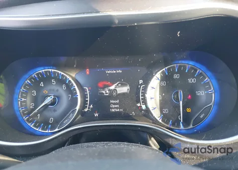 2018 Chrysler Pacifica Limited z USA, uszkodzony, nr VIN 2C4RC1GG4JR232681